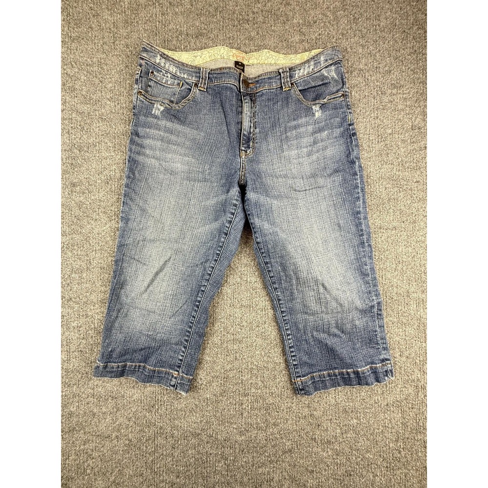 Vtg Yaya Bermuda Shorts Womens 18 Blue Denim Embroidered Pleated Stretch Pocket